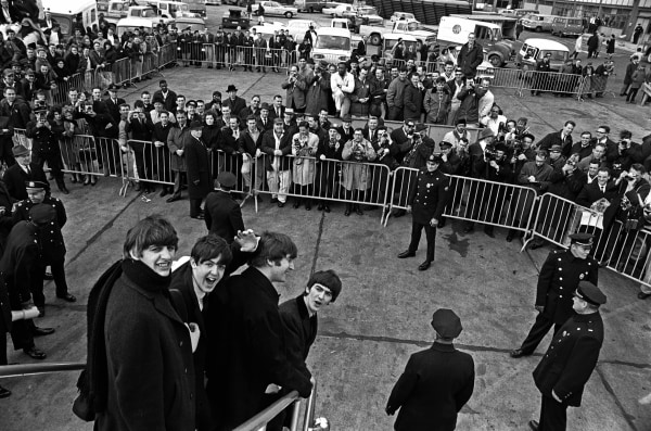 Harry Benson,  The Beatles Arriving, New York, 1964