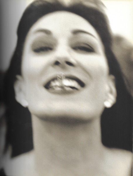 Herb Ritts, Angelica Huston, Visal&iacute;a, 1990