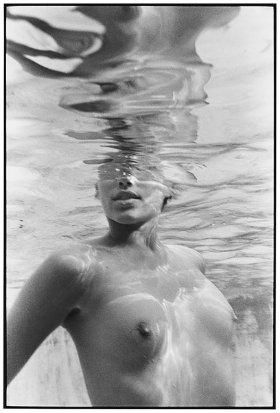 Arthur Elgort, Emma Underwater, 1990