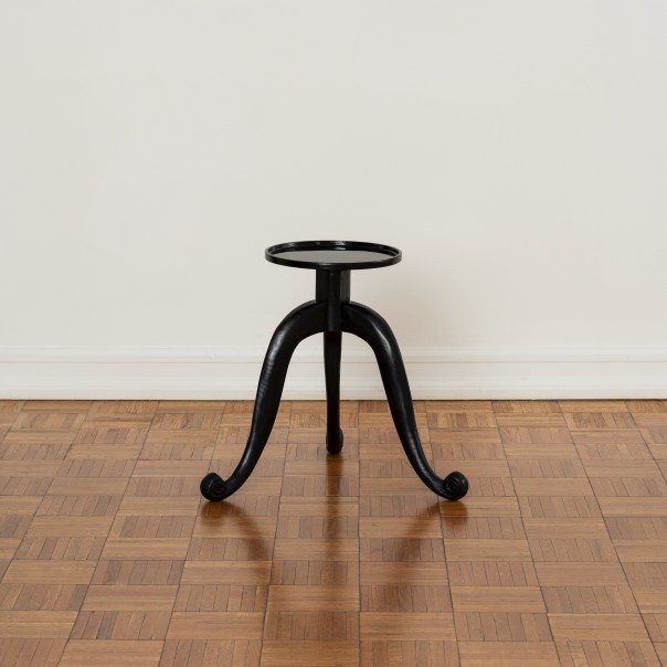 Round Lacquer Table