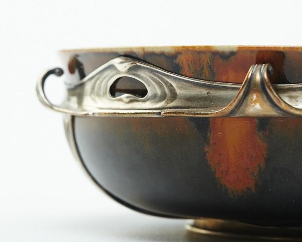 Mounted Bowl