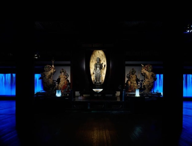 薬師寺東院堂「水と光の幻想」展