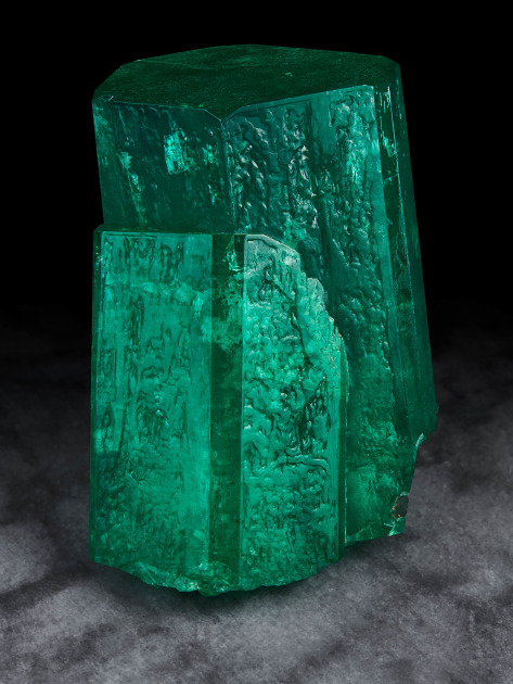 Emerald on Calcite