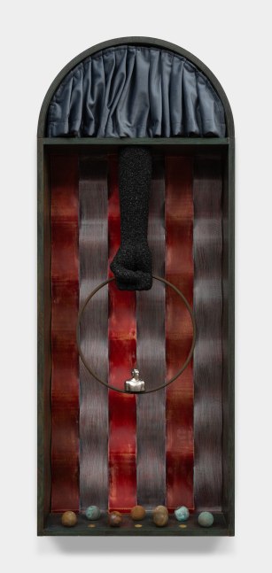 Derek Fordjour

Radial Compass

2023

Mixed media

40 x 16 x 5 inches

101.6 x 40.6 x 12.7 cm

(DF 23/044)