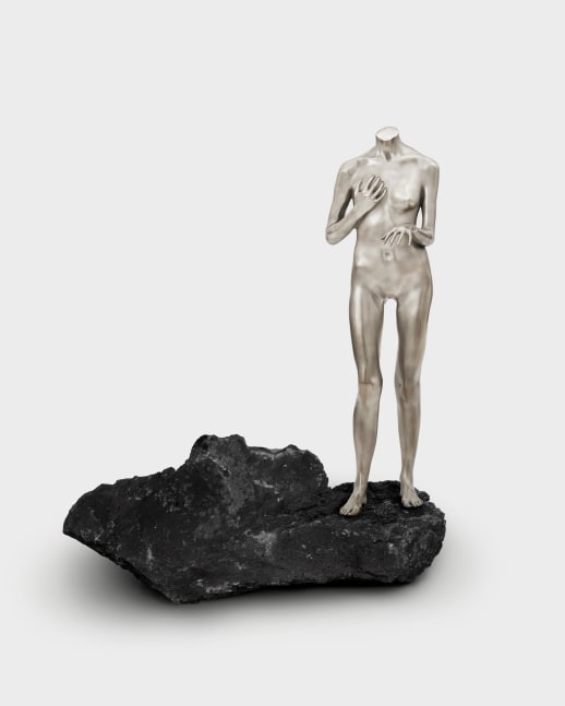 Isabelle Albuquerque

The Left Hand of Darkness, 2024

bronze, silver nitrate, lava rock&amp;nbsp;

sculpture: 31 x 10 x 12 in
79 x 25 x 30 cm

lava rock: 16 x 30 x 22 in
41 x 76 x 31 cm

Ed. 1/3 + 2AP