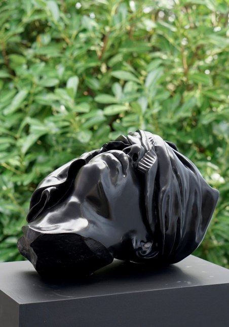 Reza Aramesh

Action 165: Study of the Head as Cultural Artefact, 2023

bronze

18 1/2 x 11 1/2 x 11 in
47 x 29.2 x 27.9 cm