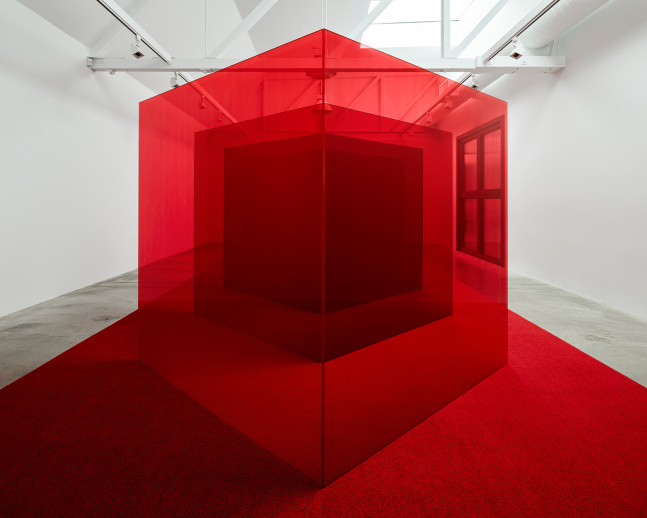 Larry Bell Pacific Red II, 2017 12 panels laminated glass Overall dimensions variable with installation
