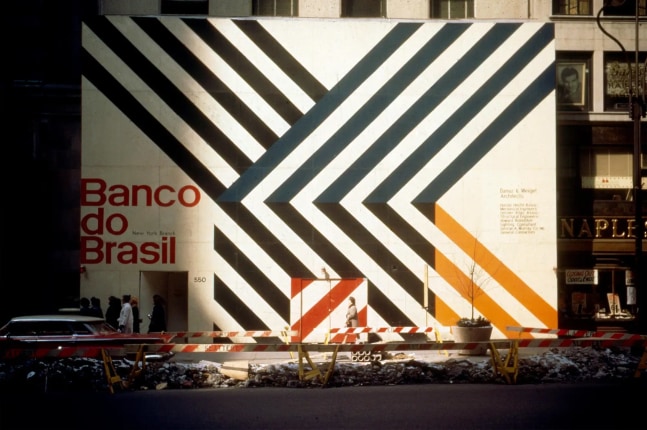 Barbara Stauffacher Solomon Supergraphics on construction fence, Banco do Brasil, 1967