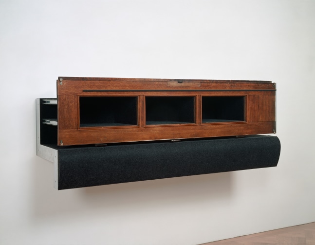 Reinhard Mucha
Aachen, 1993

Felt, metal shoulder clamps, red lead painted on reverse of float glass, door leaf with fittings plywood and solid wood (found object), aluminum

31.50 x 80.31 x 26.38 inches

(80 x 204 x 67 cm)