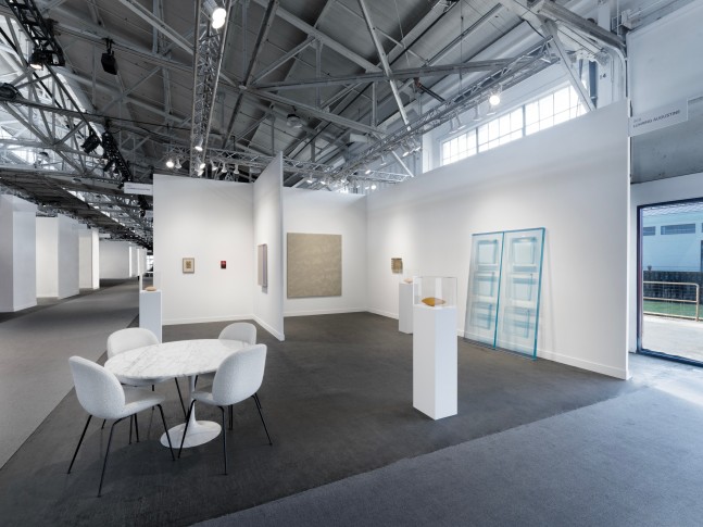 Luhring Augustine
FOG Design+Art, Booth 309
Installation view
2025
Photo: Dawn Blackman