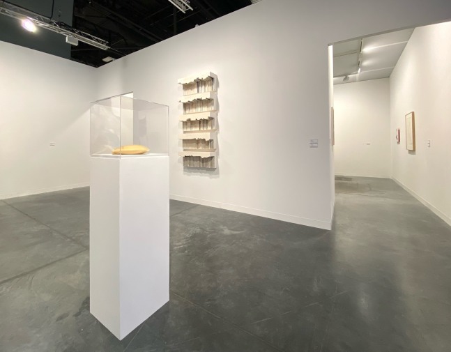Luhring Augustine
Art Basel Miami Beach 2022, Booth E11
Installation view
Photo: Junpei Murao