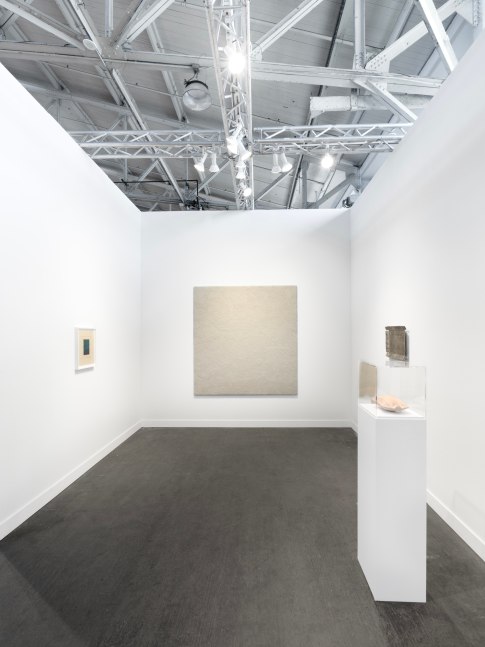 Luhring Augustine
FOG Design+Art, Booth 309
Installation view
2025
Photo: Dawn Blackman