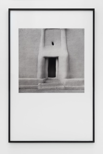 Carrie Mae Weems
The Shape of Things (Female), 2022
Archival pigment print
Image: 30 &amp;times; 30 in.
(76.2 &amp;times; 76.2 cm)
Sheet: 60 &amp;times; 38 in.
(152.4 &amp;times; 96.5 cm)