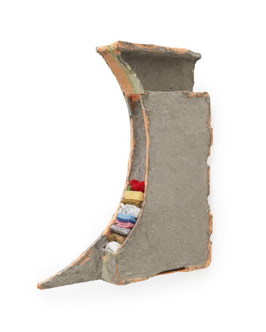 Half, 2024
FastMach&amp;eacute;, pigments, cardbord, fabric, cleaning sponges and wipes
24 x 5 x 29