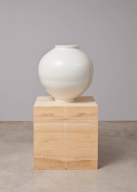 Minsoo Kang (b. 1972)
Untitled, 2018
White porcelain, firewood kiln
22 7/8 x 22 7/8 in
58 x 58 cm