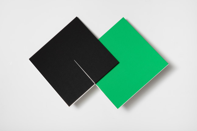 Fernanda Fragateiro

Black and green, after Lygia Clark (Superficie Modelada), 2023

Stainless steel support and 2 manufactured notebooks with fabric cover

80 x 120 x 26.5 cm
31 1/2 x 47 1/4 x 10 7/16 in

Unique