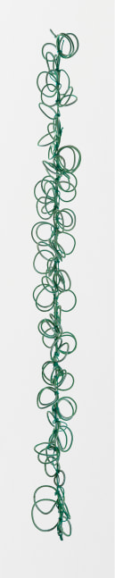 Magdalena Fern&amp;aacute;ndez

7e023, 2023

Green and white rope 6mm tied with green rope 3mm

218 x 25 x 25 cm

85 53/64 x 9 27/32 x 9 27/32 in

Unique
