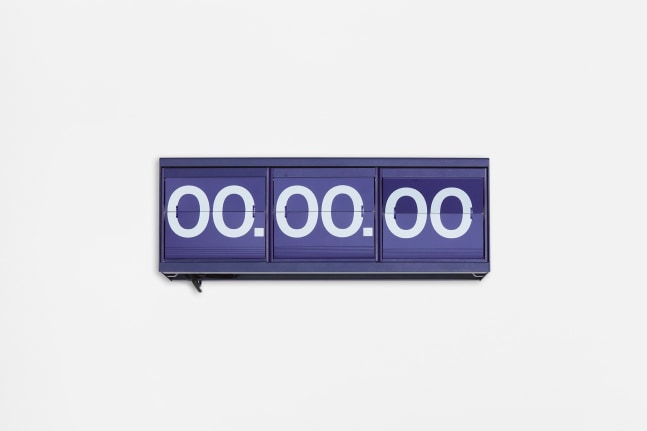 Walead Beshty
00.00.00
2022
Swiss Federal Railways split-flap display clock, GPS receiver
8 1/4 x 19 3/8 x 6 3/4 inches (21 x 49.2 x 17.1 cm)