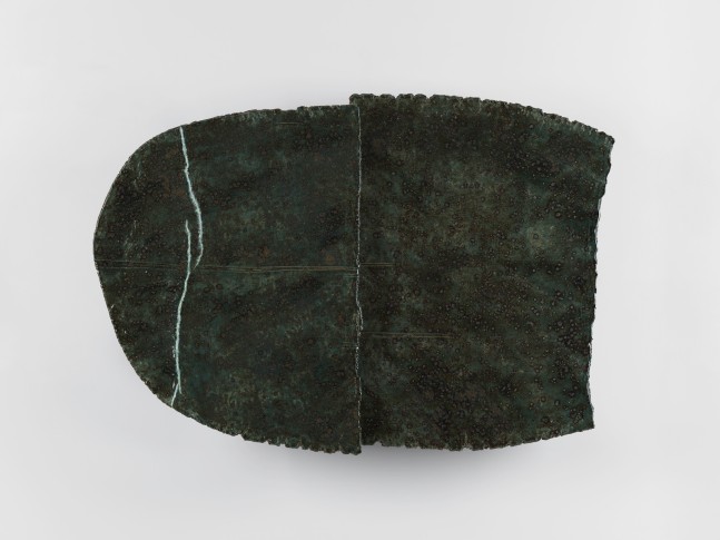 Liz Larner
subduction xiii (Salish Sea)
2024
Ceramic, glaze, aluminum, stainless steel, enamel paint, indigo-dyed wool and leather
25 1/4 x 36 x 6 1/8 inches (64.1 x 91.4 x 15.6 cm)