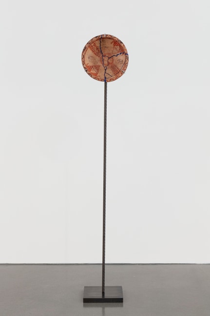 Kader Attia
Untitled
2020
Ceramic, terracotta, epoxy resin and steel plinth
55 3/4 x 11 7/8 x 9 7/8 inches (141.6 x 30 x 25.1 cm)