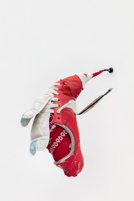 rafa esparza
Huitzilin &amp;ndash; fuego
2020
Pair of used Nike Cortez, sock, bandana, chicken wire, baling wire, thread
14 x 6 x 12 inches (35.6 x 15.2 x 30.5 cm)

DOUBLE CLICK IMAGE&amp;nbsp;FOR MORE VIEWS