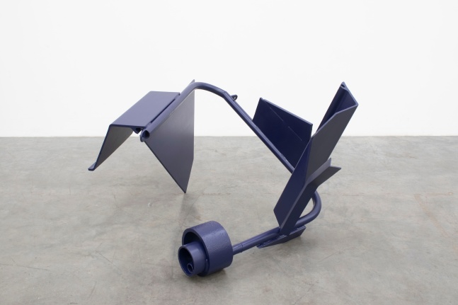 ANTHONY CARO (1924-2013)
Roll Back

1972
Steel painted blue
34 x 62 x 58 inches
86.4 x 157.5 x 147.3 cm