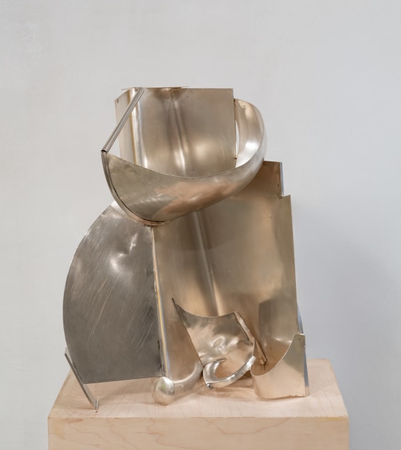 Silver Piece XXVIII

1984-85

Silver

18 x 14 1/2 x 9 inches
45.7 x 36.8 x 22.9 cm