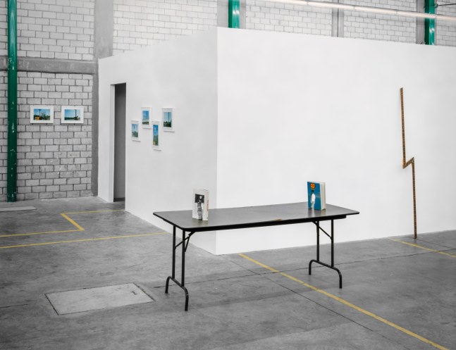 vista de instalaci&amp;oacute;n miguel calder&amp;oacute;n, kurimanzutto, ciudad de m&amp;eacute;xico, 2006