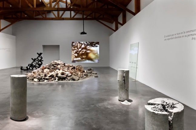 	destrucci&amp;oacute;n total del museo de antropolog&amp;iacute;a, kurimanzutto, mexico city, 2012