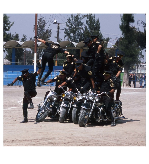 tri&amp;aacute;ngulo perfecto, 2010 impresi&amp;oacute;n digital 16.93 x 16.93 in.