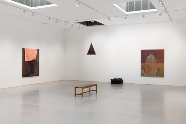 installation view ak&amp;acirc;mi-2025,&amp;nbsp;duane linklater with ethel&amp;nbsp;(trapper) linklater, tobias linklater and grey plumes,&amp;nbsp;camden art centre, 2025. photo: rob harris&amp;nbsp;