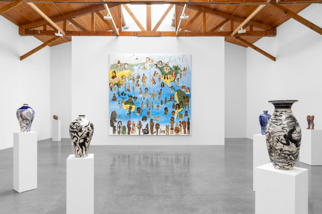 vista de instalaci&amp;oacute;n&amp;nbsp;dr. lakra: tupi or not tupi, kurimanzutto ciudad de m&amp;eacute;xico, 2024. pfoto: gerardo&amp;nbsp;landa / eduardo l&amp;oacute;pez (glr estudio)