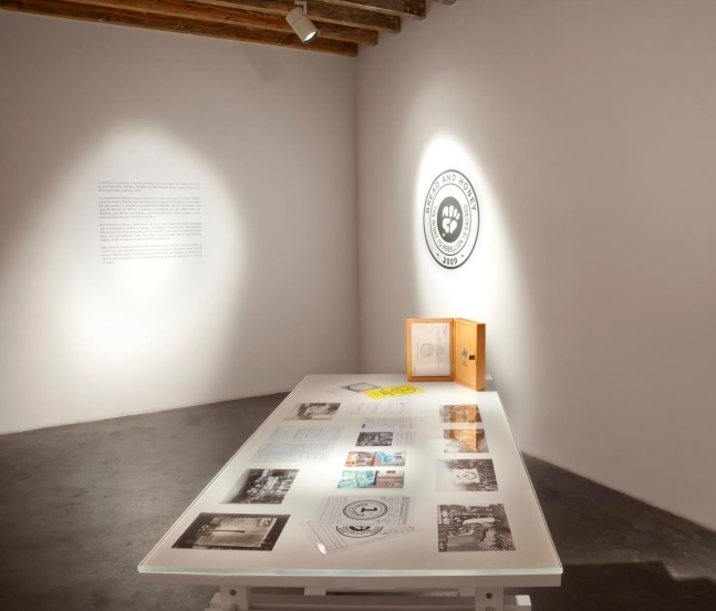 	scoop, kurimanzutto, ciudad de m&amp;eacute;xico, 2009