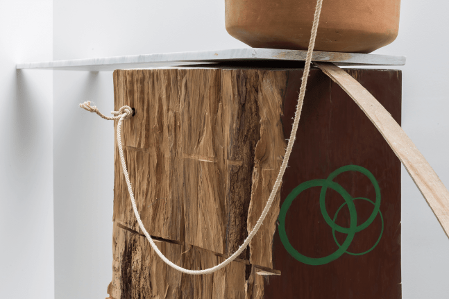 esculturas pendientes, kurimanzutto, ciudad de m&amp;eacute;xico, 2019