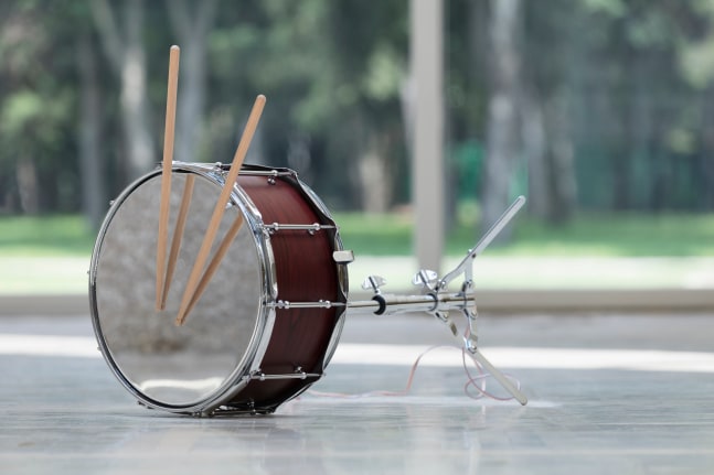 bridges in the doldrums,&amp;nbsp;2016

7 channel sound installation including 4 altered snare drums, loudspeaker parts, snare stands, drumsticks, 2 speakers and a subwoofer

23 min 10 sec