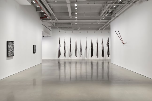 vista de instalaci&amp;oacute;n &amp;iquest;por qu&amp;eacute; el socialismo? por albert einstein, curadur&amp;iacute;a de gabriel orozco, kurimanzutto nueva york, 2025. foto: zach hyman