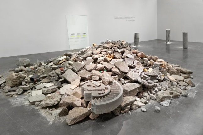 	destrucci&amp;oacute;n total del museo de antropolog&amp;iacute;a, kurimanzutto, mexico city, 2012