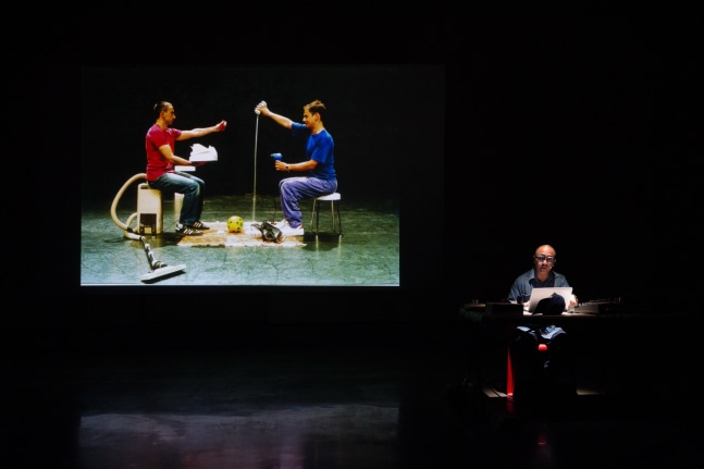 abraham cruzvillegas en&amp;nbsp;j&amp;eacute;r&amp;ocirc;me bel,&amp;nbsp;kurimanzutto, ciudad de m&amp;eacute;xico, 2023