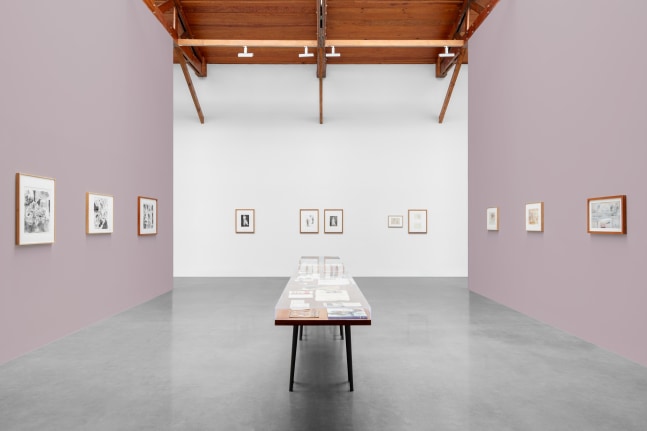 vista de instalaci&amp;oacute;n, los&amp;nbsp;lilia carrillo de lilia carillo, kurimanzutto ciudad de m&amp;eacute;xico, 2024. foto: gerardo landa / eduardo l&amp;oacute;pez (glr estudio)⁠