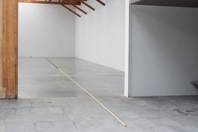 no se puede hacer una revoluci&amp;oacute;n con guantes de seda, kurimanzutto, ciudad de m&amp;eacute;xico, 2016