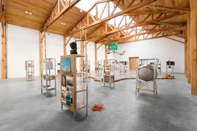 	inauguraci&amp;oacute;n del nuevo espacio, kurimanzutto, ciudad de m&amp;eacute;xico, 2008