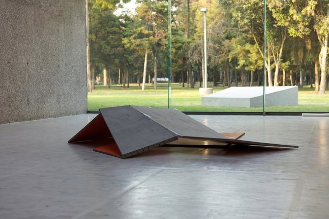 fugue, 2012
rubber, mdf with melamine coating, paint, metal, concrete block

13.8 x 114.2 x 9.4 in.;&amp;nbsp;25.6 x 102.4 x 9.8 in.
installation view of&amp;nbsp;olinka, or where movement is created at museo tamayo, mexico city, 2012

&amp;nbsp;

&amp;nbsp;