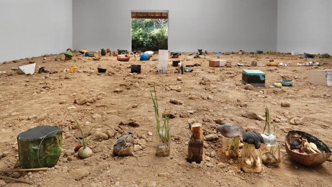 	los teatros de saturno, kurimanzutto, ciudad de m&amp;eacute;xico, 2014