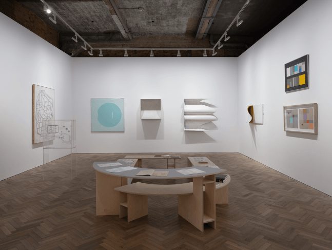 signals: if you like i shall grow, kurimanzutto presentada por thomas dane gallery, londres, 2018