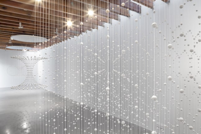 vista de instalaci&amp;oacute;n&amp;nbsp;dami&amp;aacute;n ortega: apuntes, kurimanzutto ciudad de m&amp;eacute;xico, 2025. foto:&amp;nbsp;gerardo landa / eduardo l&amp;oacute;pez (glr estudio)