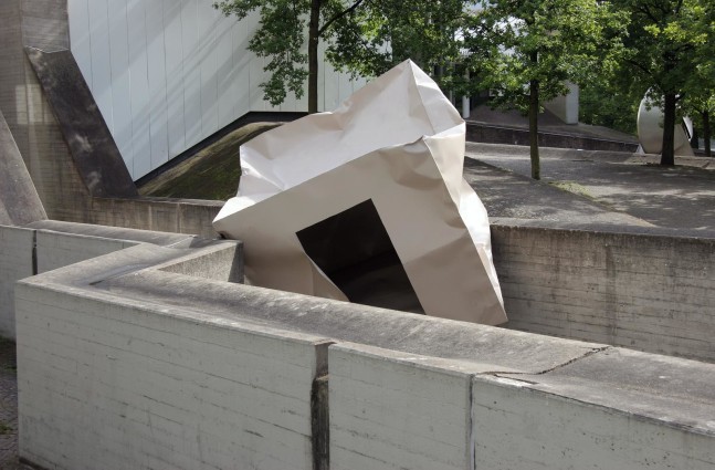 untitled, 2006

steel and enamel paint

94.5 x 98.4 x 102.4 in.
installation view at sprengel museum, hannover, 2006

&amp;nbsp;

&amp;nbsp;

&amp;nbsp;