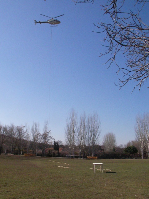 tied up to the table leg, 2011

table, rope, helicopter

variable dimensions&amp;nbsp;

installation view of tied up to the table leg, ca2m centro de arte dos de mayo, madrid, 2011

&amp;nbsp;