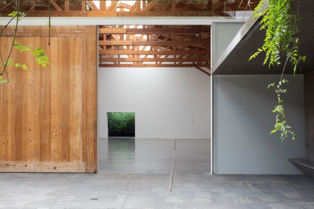 no se puede hacer una revoluci&amp;oacute;n con guantes de seda, kurimanzutto, ciudad de m&amp;eacute;xico, 2016