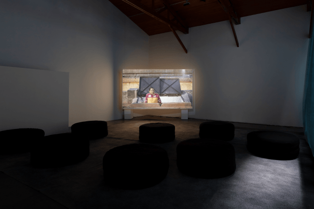 vista de instalaci&amp;oacute;n el placer despu&amp;eacute;s, kurimanzutto, ciudad de m&amp;eacute;xico, 2019. foto: gerardo landa estudio