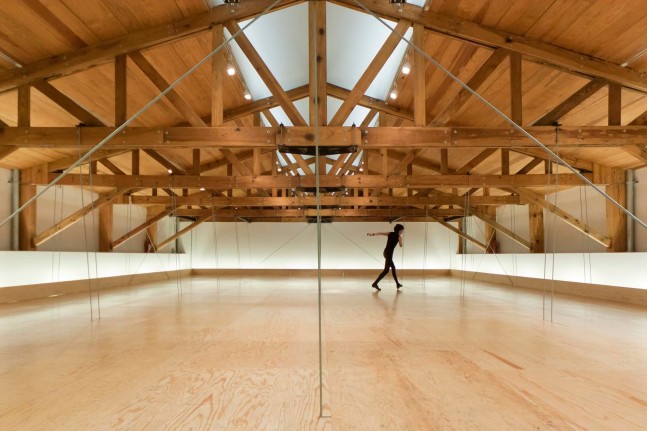 	compass, kurimanzutto, ciudad de m&amp;eacute;xico, m&amp;eacute;xico, 2010